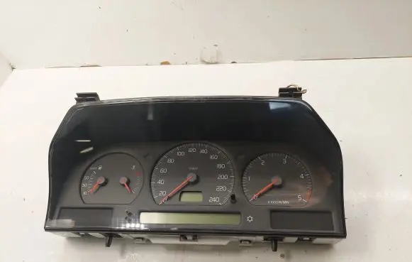 Speedometer (instrument cluster)