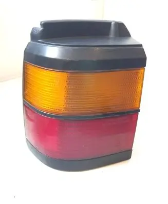 Volkswagen PASSAT B3 Rear/tail lights 333945111
