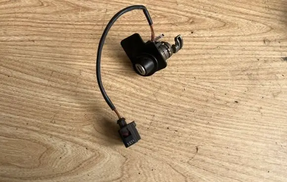 Skoda Superb B5 (3U) Tailgate exterior lock 