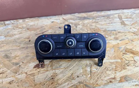 Nissan Qashqai+2 Climate control unit 27500BB60A