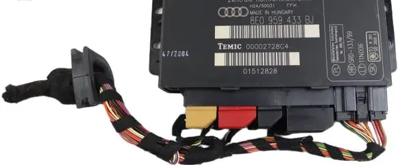 Audi A4 S4 B7 8E 8H Comfort/convenience module 8E0959433BJ 01512828 00002728C4