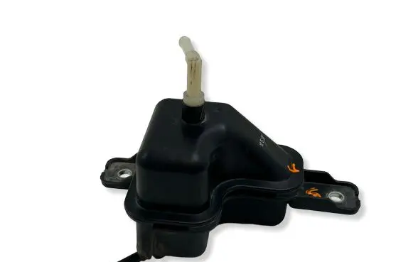 Isuzu D-Max Vacuum air tank 