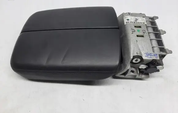 Audi Q7 4M Armrest 4M0864207E