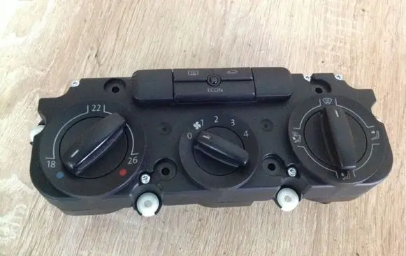 Volkswagen Golf V Climate control unit 1K0820047CB