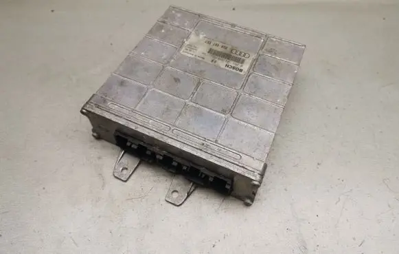 Audi A4 S4 B5 8D Engine control unit/module 8D0907557 0261203550 0261203551