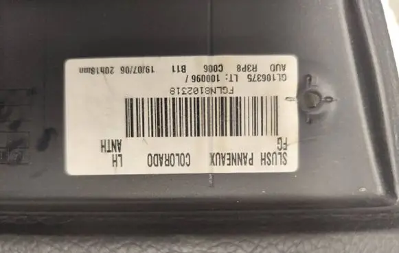 Volkswagen Touareg I Front door card panel trim 7L6867011EK 20060919 299670