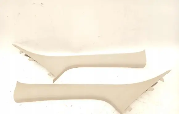 Front wheel arch liner splash guards