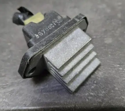 Mazda 323 F Heater blower motor/fan resistor