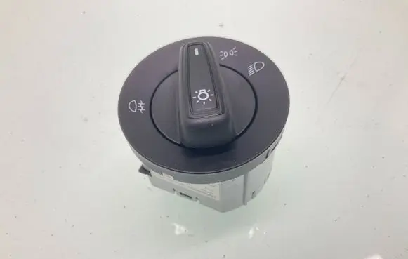 Skoda Fabia Mk3 (NJ) Light switch 5E0941431G 10095091 C31017L2