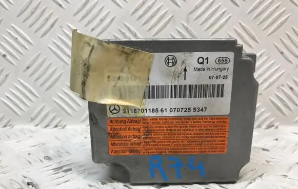 Mercedes-Benz CLS C219 Airbag control unit/module 2118701185