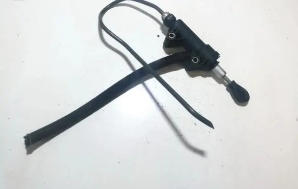 BMW 3 E46 Clutch master cylinder 215211638992