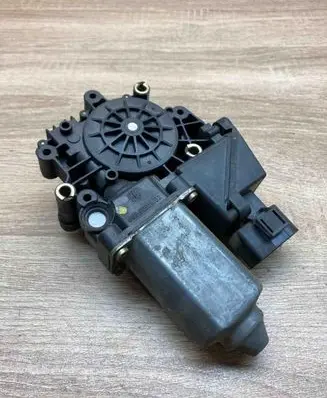 Audi A4 S4 B5 8D Front door window regulator motor 05071910 114188100