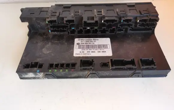 Mercedes-Benz E W211 Fuse module 2115456501