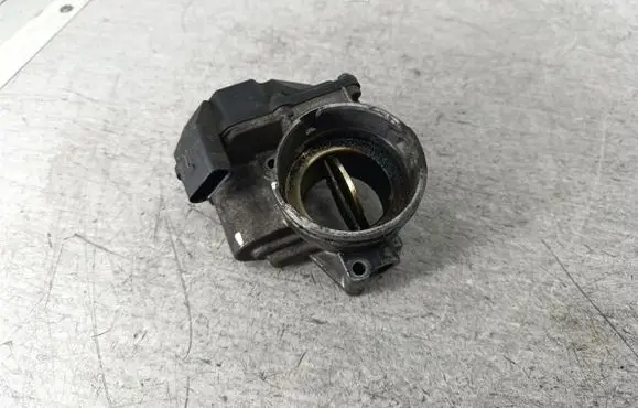 Volkswagen Touran I Throttle body valve 
