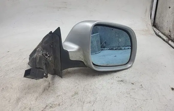 Audi A4 S4 B5 8D Front door electric wing mirror 