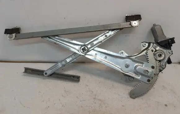 Mitsubishi Eclipse Cross Front door window regulator motor 5713a386 2621005370