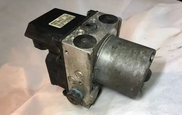 Volkswagen PASSAT B5.5 ABS Pump 383166