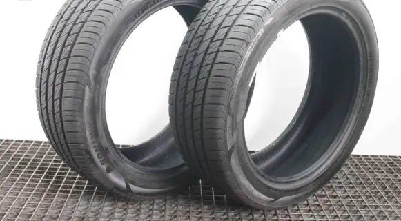 Chrysler 300 - 300C R20 summer tire 25545R20 SONIX