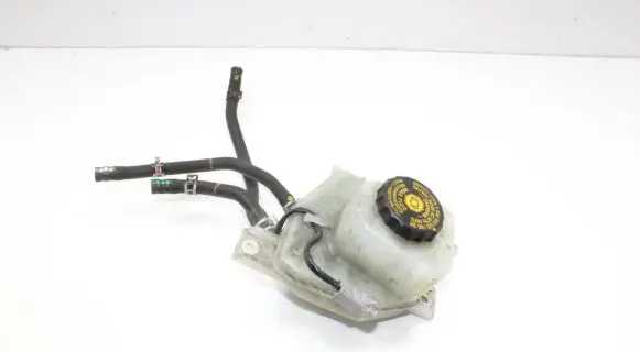 Toyota Auris 150 Brake fluid reservoir 