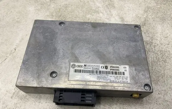 Audi A4 S4 B7 8E 8H Bluetooth control unit module 8P0862335Q 12611359 0775261135