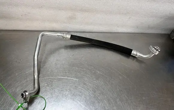 Air conditioning (A/C) pipe/hose