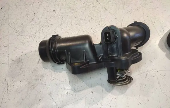 BMW 5 E39 Engine coolant pipe/hose 1436844