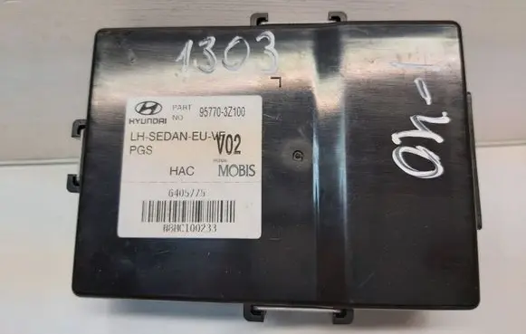 Hyundai i40 Blind spot module 957703Z100
