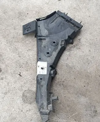 Audi Q7 4L Front bumper mounting bracket 4L0807284B
