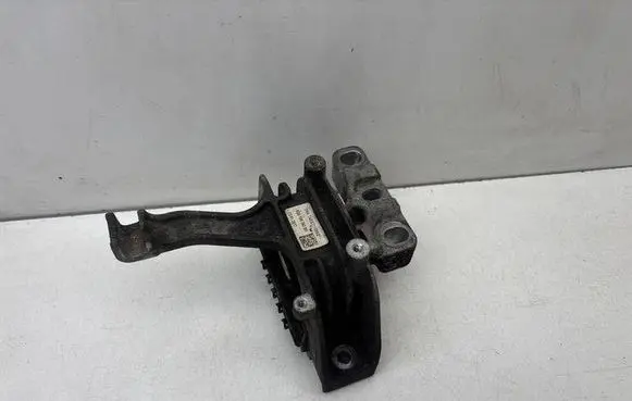 Seat Leon (5F) Engine mount bracket 5Q0199262BH