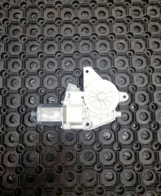 Mercedes-Benz E W212 Front door window regulator motor A2129066702 C33723100
