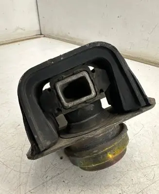 Peugeot 307 Engine mount bracket 9636270080