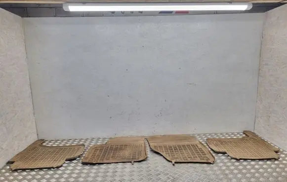Volkswagen Touareg I Car floor mat set 