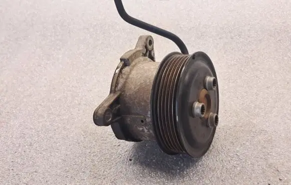 Skoda Fabia Mk2 (5J) Water pump 03F121031A