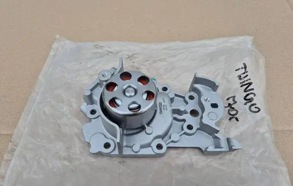 Renault Clio IV Water pump 7703020052