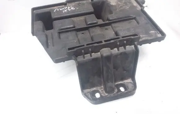 Battery tray
