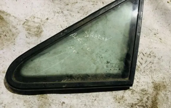 Volkswagen Sharan Front triangle window/glass 