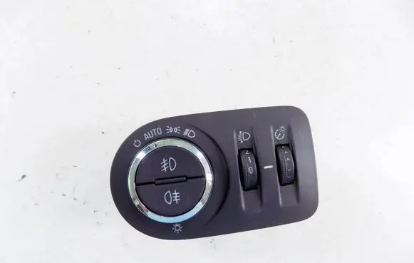 Opel Zafira C Light switch 13294817