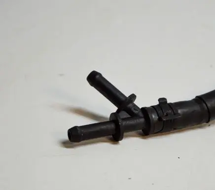 Volkswagen PASSAT B7 Engine coolant pipe/hose 04E121064E