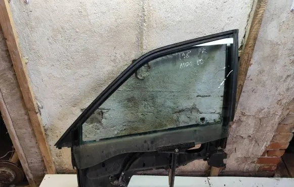 Audi 80 90 B3 Front door window/glass frame 43R001193 AS2M223DOT25