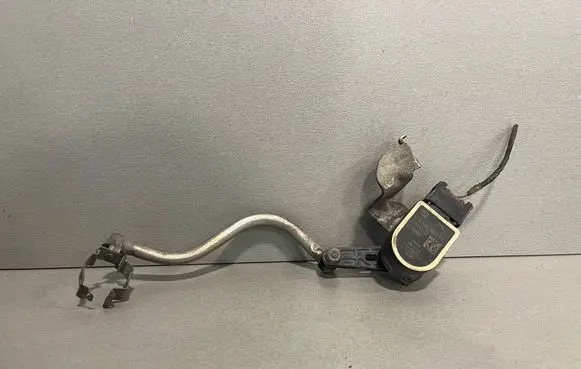 BMW 4 F32 F33 Headlight/headlamp level sensor 6860843