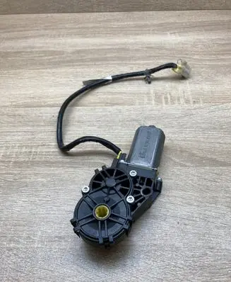 Nissan Maxima A34 Seat adjustment motor 0390203236 370379 DRIVERSIDE