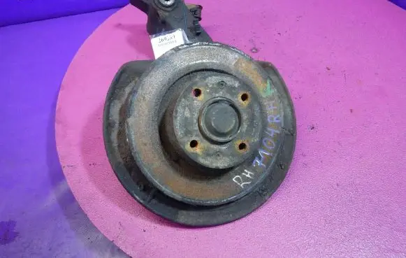 Rear wheel hub spindle/knuckle