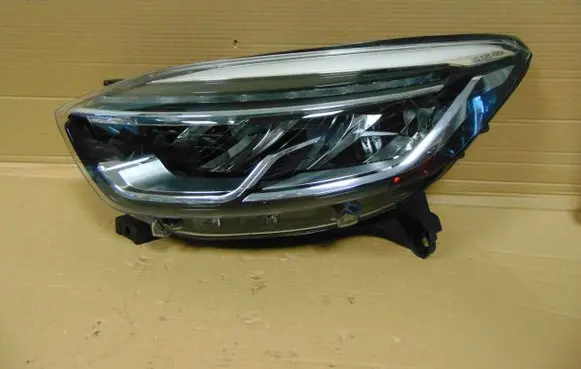 Renault Captur Headlight/headlamp 260609454R 0129773100021192