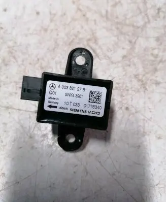 Mercedes-Benz S W221 Airbag deployment crash/impact sensor A0038212751