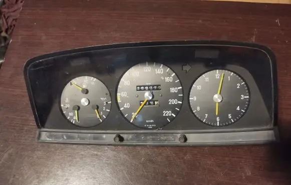 Mercedes-Benz 200 300 W123 Speedometer (instrument cluster) 87001123