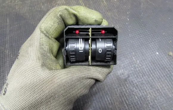 Volkswagen Touran I Headlight level height control switch