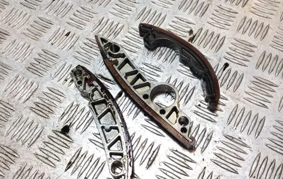 Audi A5 8T 8F Slide rail for timing chain 059109469F 059109469E 079109510F