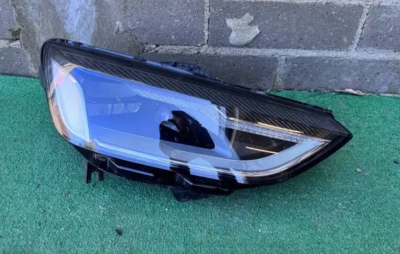 Audi A4 S4 B9 8W Headlight/headlamp 8W0941012