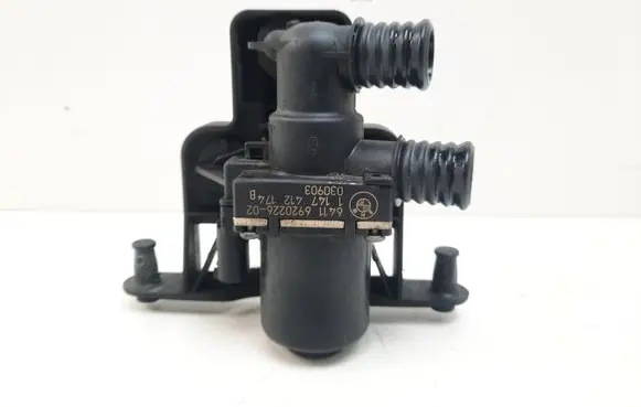 BMW 5 E60 E61 Coolant heater control valve 6920226 6411692022602 147412174
