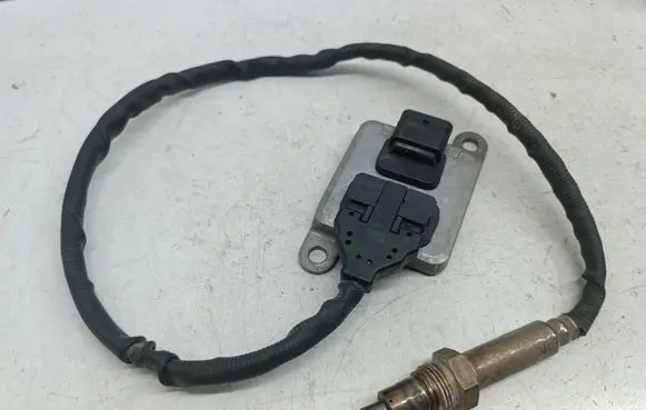 Mercedes-Benz C W205 Lambda probe sensor A0009055106 0009055106